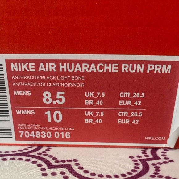 black and grey nike huaraches - Picture 3 of 3